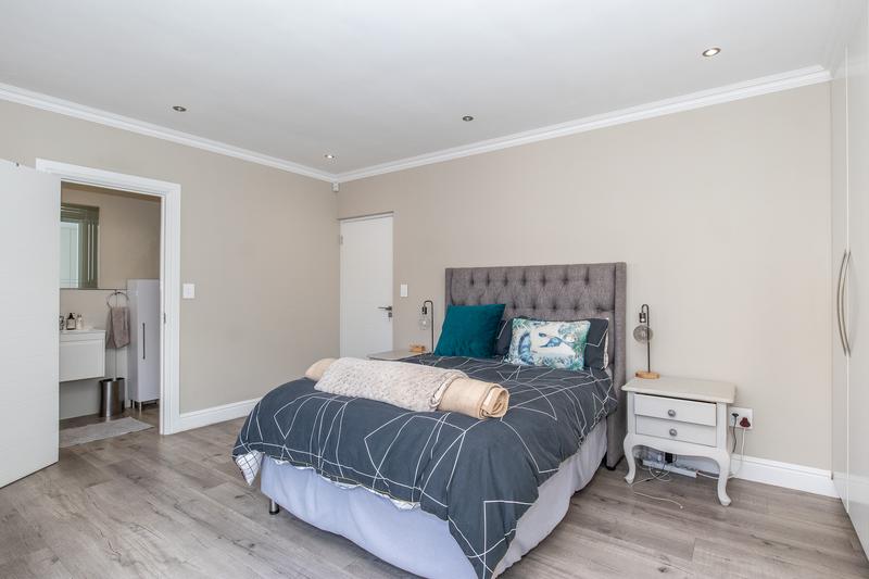 To Let 3 Bedroom Property for Rent in Constantia Western Cape